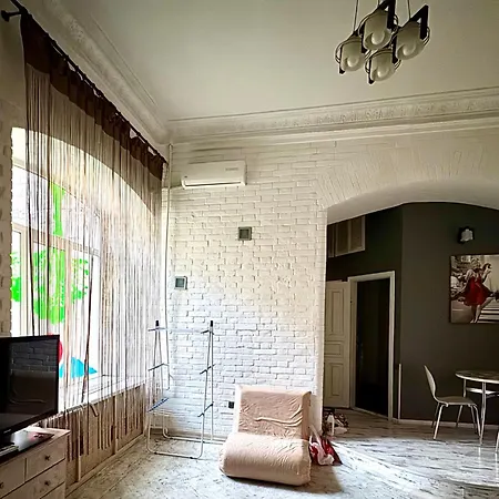 Apartamento аутентична в центрі, будинок в відомому тайному дворі одеси