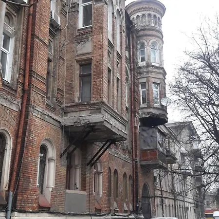 аутентичная в центре, дом где снимают кино Апартаменти *