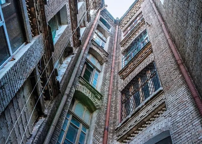 Apartment аутентична в центрі, будинок в відомому тайному дворі одеси Odesa